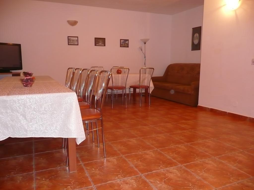 Pensiune Vila Iulia *